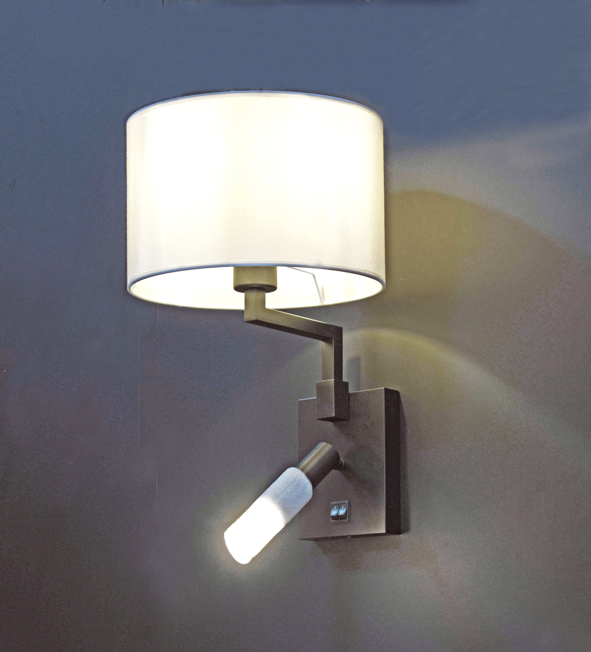 AINSLEY Wall Lamp