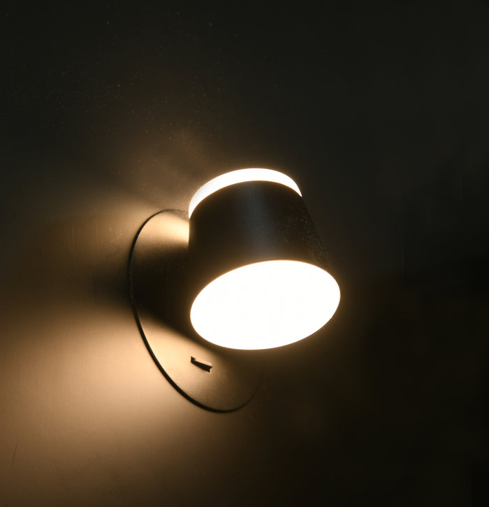DADA Round Wall Sconce