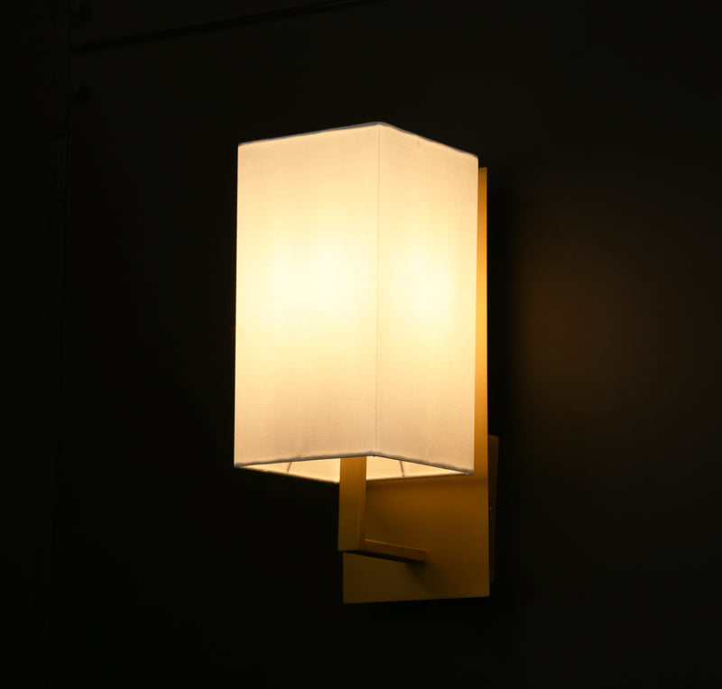 TRIA Brass Wall Light